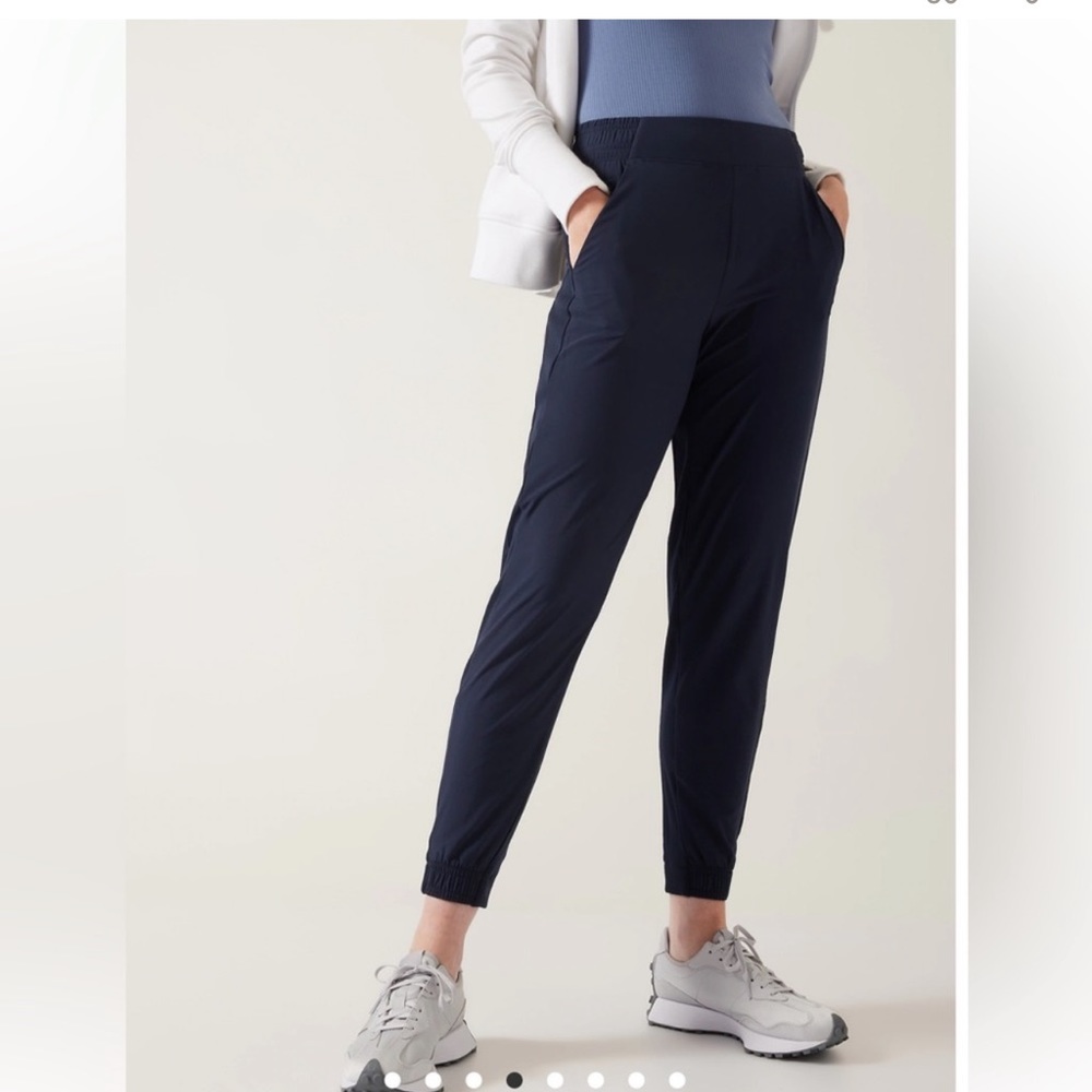 NWT- Athleta Brooklyn Jogger // Navy // 14P